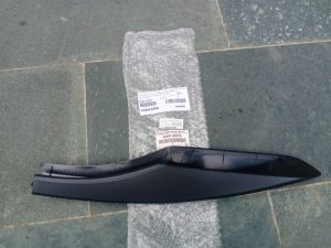 Ốp giá nóc trước phải Toyota Fortuner