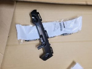 Phe cài cản trước Toyota Hilux