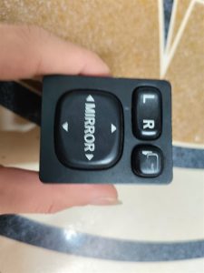 Công tắc chỉnh gương Toyota Vios