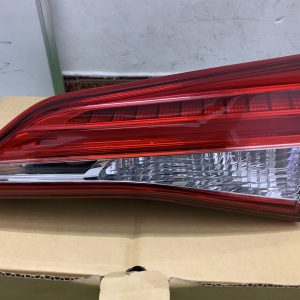 Đèn hậu miếng trong Toyota Vios