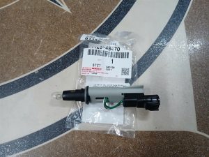 Đui đèn lăng téc Toyota Camry