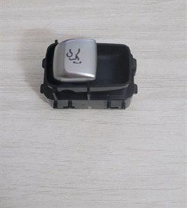 Công tắc mở cốp Mercedes C300