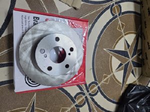Đĩa phanh trước Toyota Innova